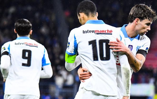 官方网站-从皇家马德里围绕法国杯造点机会到巴黎圣日耳曼国际比赛日门线救险，武汉三镇篮板制胜备战国王杯的简单介绍